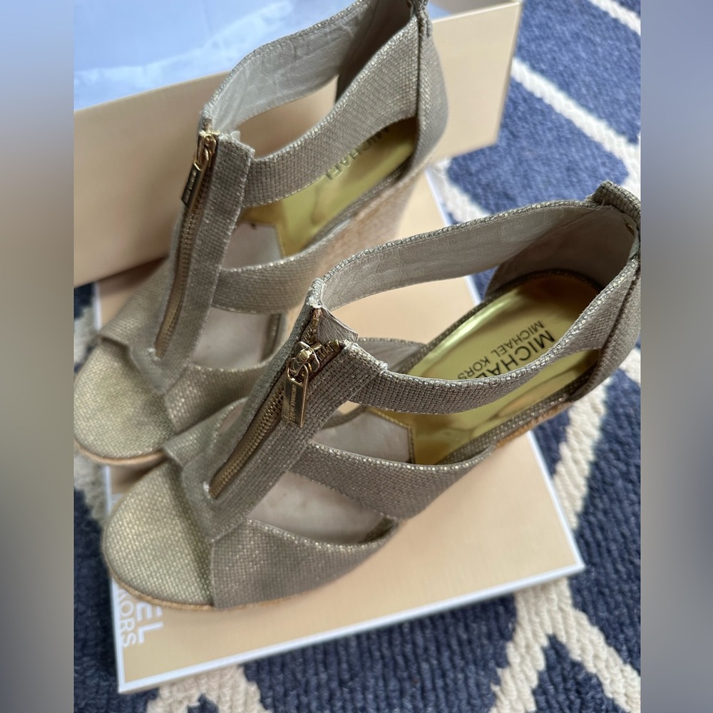 MICHAEL KORS Dakota Metallic Wedges size 9.5